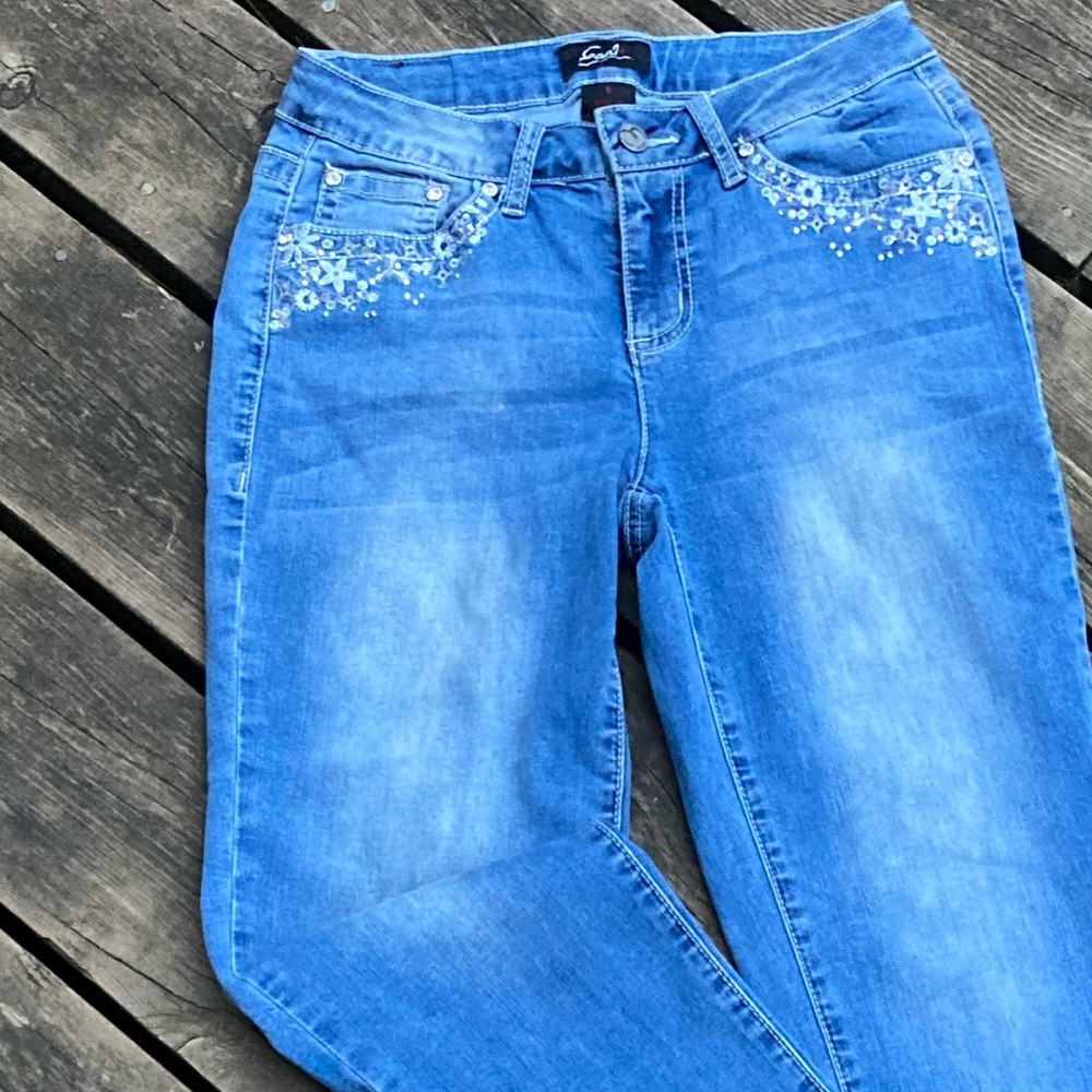 Jeans EARL JEANS Boho Embroidered Floral Bling Blue White Size 6